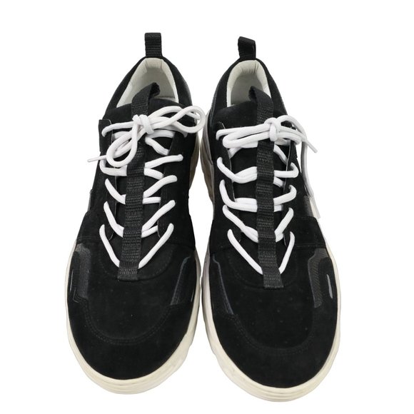 Athletic_Shoes